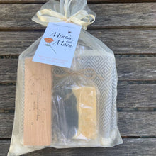 Load image into Gallery viewer, Hand Towel Gift Set
